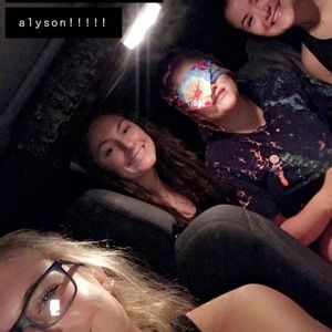 Meet your Posher, Alyson